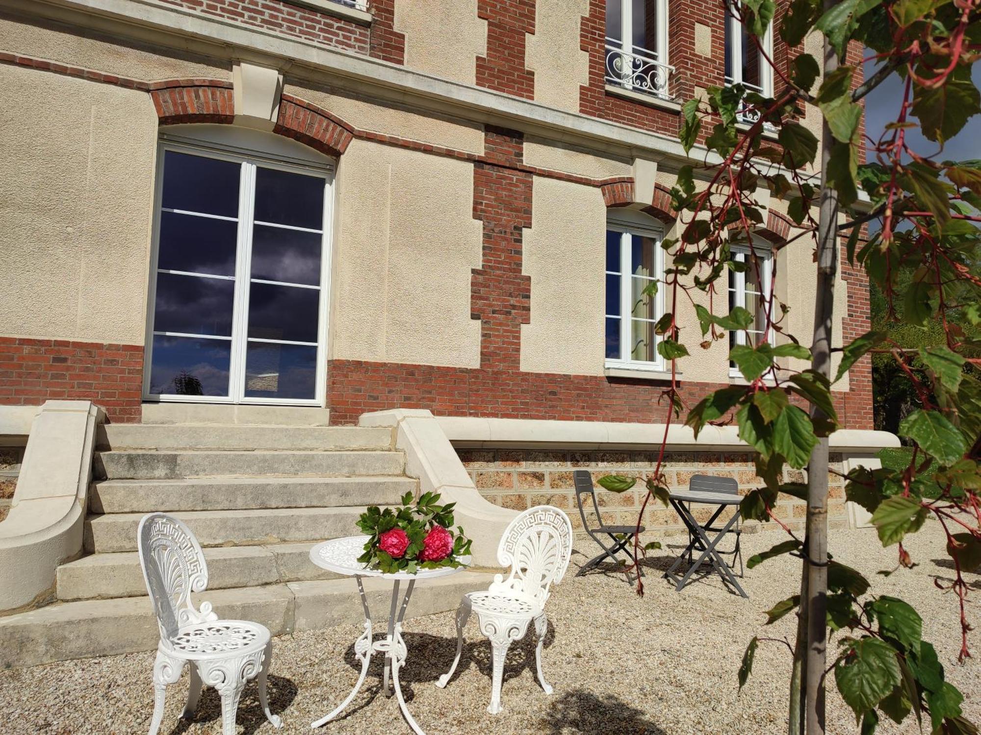 Demeure De La Garenne Bed & Breakfast Montmirail  Exterior photo
